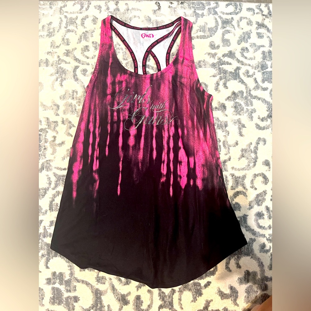 Girls With Guns Tank Top Size M